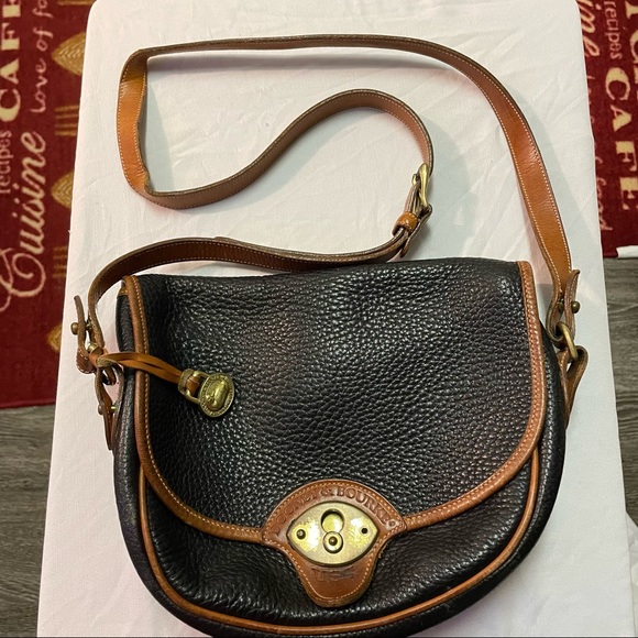 Dooney & Bourke Handbags - Dooney and Bourke purse